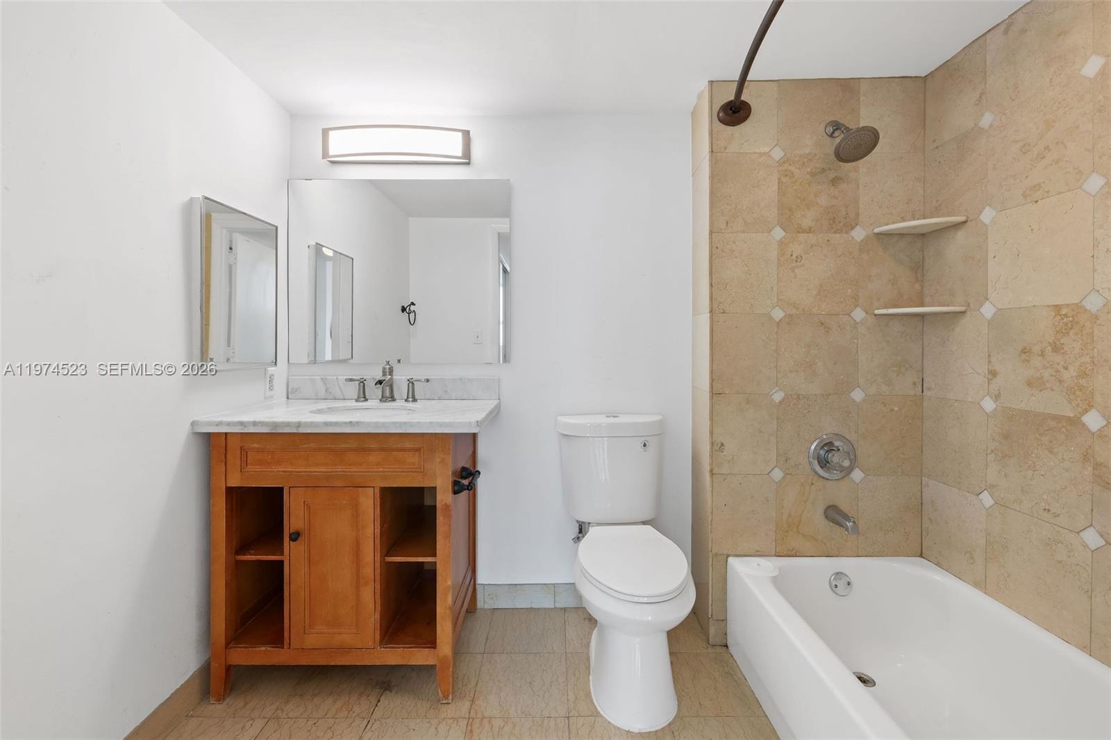 THE FLORIDIAN CONDO - Residential Lease