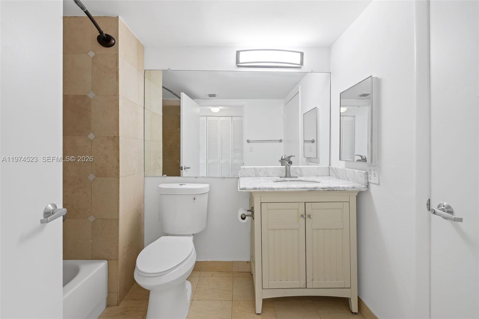 THE FLORIDIAN CONDO - Residential Lease