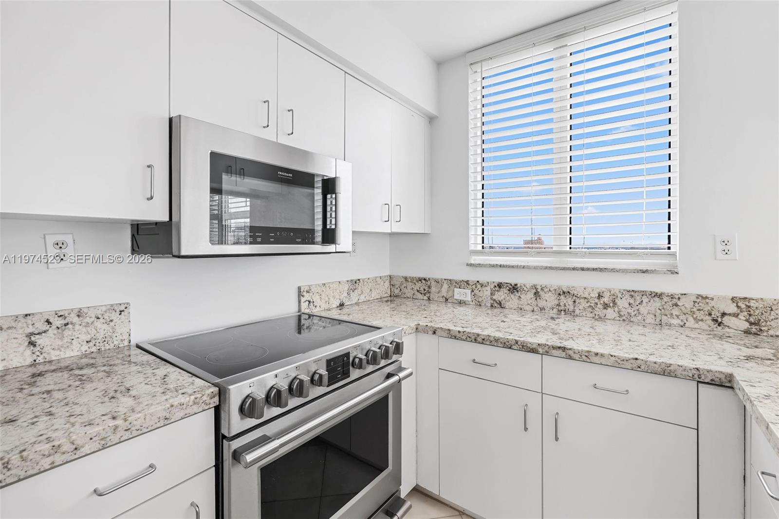 THE FLORIDIAN CONDO - Residential Lease