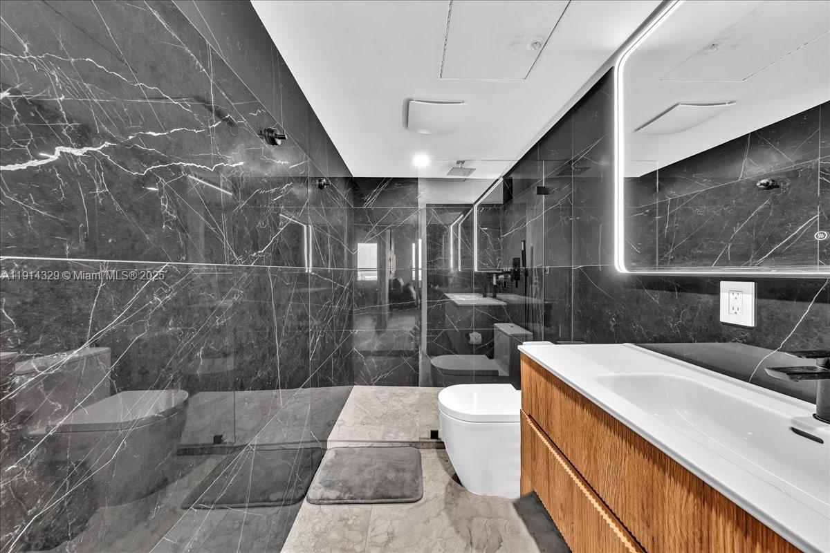 FLAMINGO SOUTH BEACH I CO - Residential