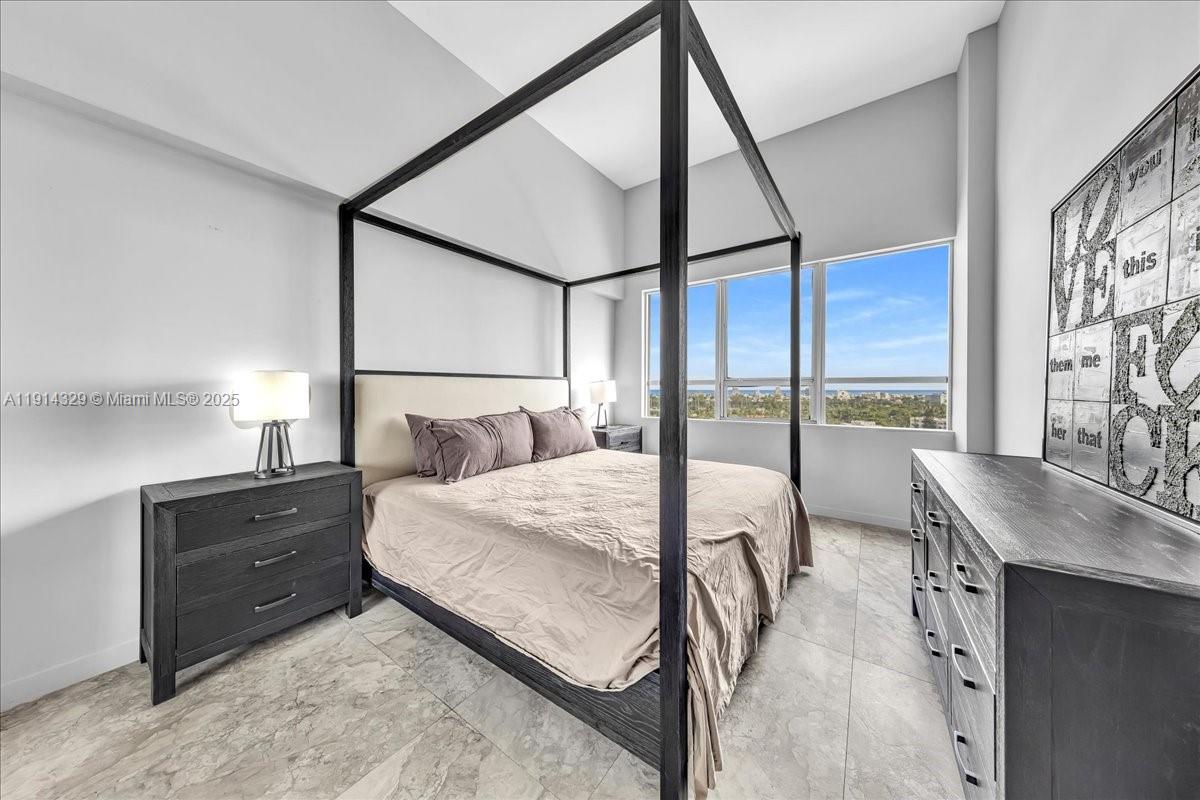 FLAMINGO SOUTH BEACH I CO - Residential