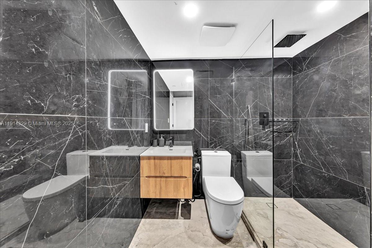 FLAMINGO SOUTH BEACH I CO - Residential