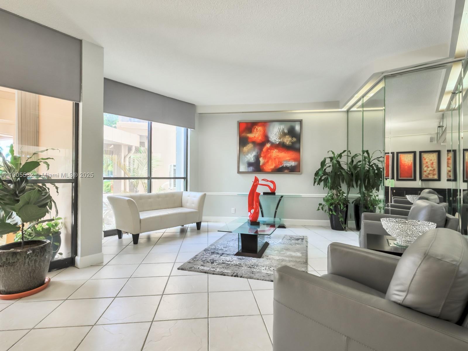 1000 Saint Charles Pl L4