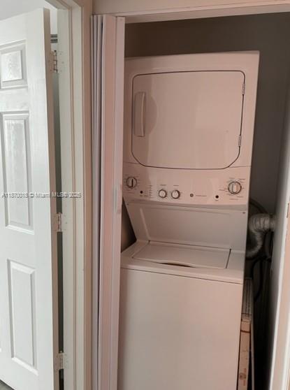 1800 BISCAYNE PLAZA CONDO - Residential