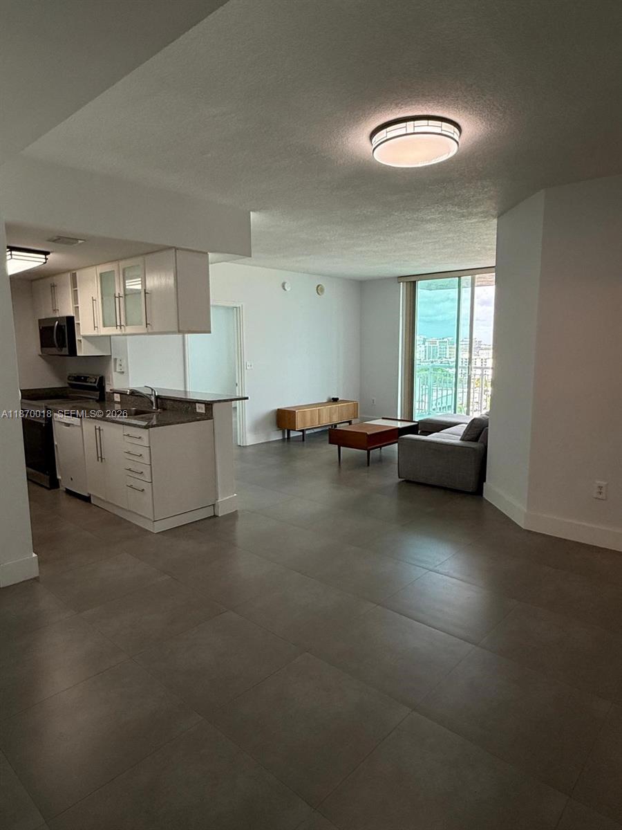 1800 BISCAYNE PLAZA CONDO - Residential