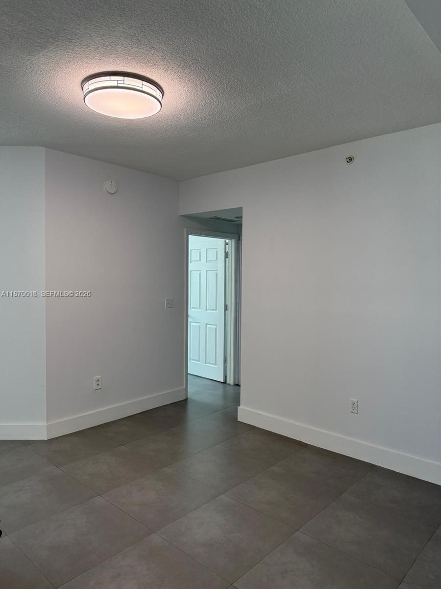 1800 BISCAYNE PLAZA CONDO - Residential