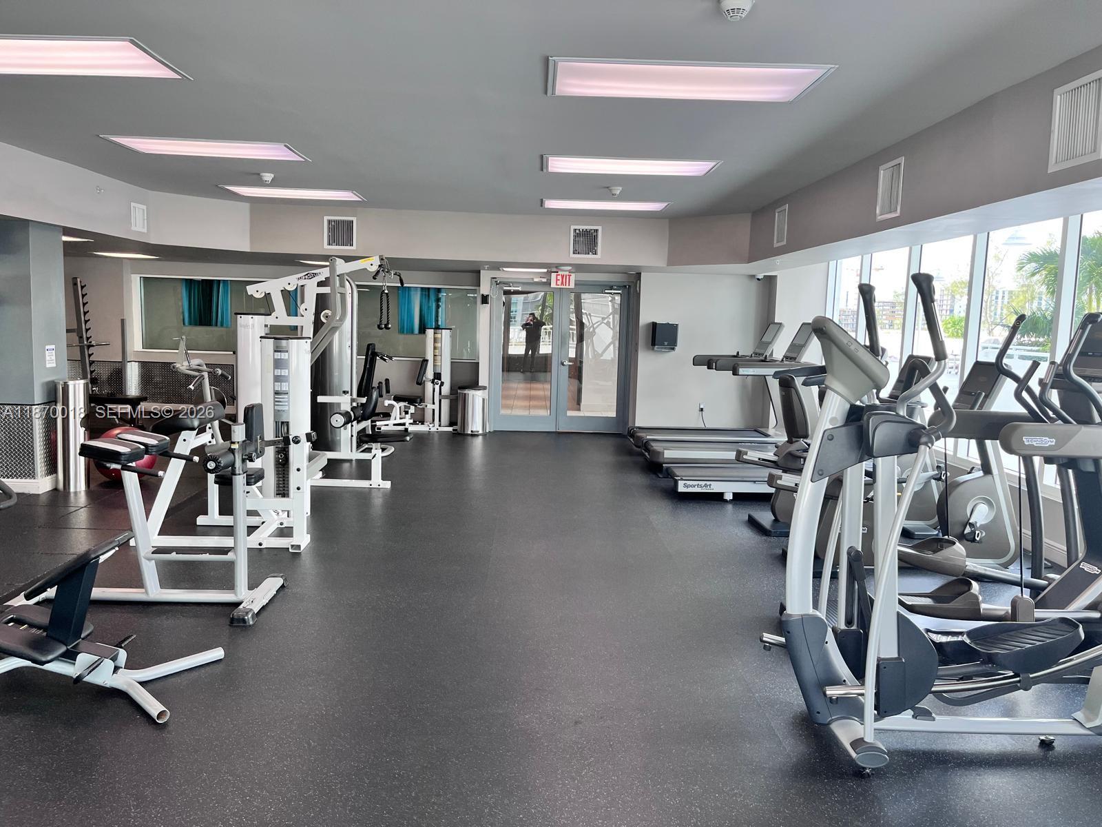 1800 BISCAYNE PLAZA CONDO - Residential