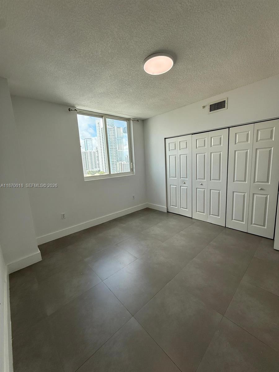 1800 BISCAYNE PLAZA CONDO - Residential