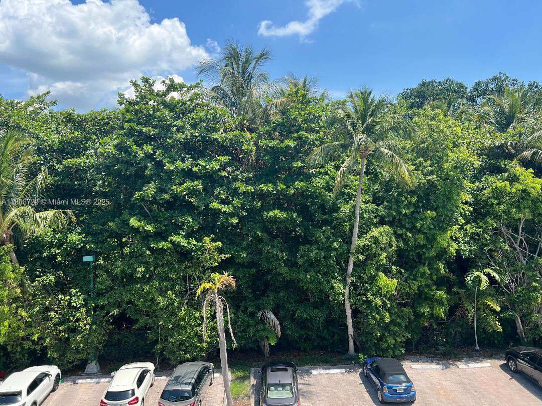 Property for Sale at 101 Ocean Lane Dr 4012, Key Biscayne, Miami-Dade County, Florida - Bedrooms: 3 
Bathrooms: 2  - $1,050,000