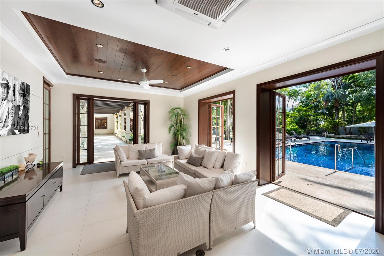 COCOA PLUM ESTS - Residential