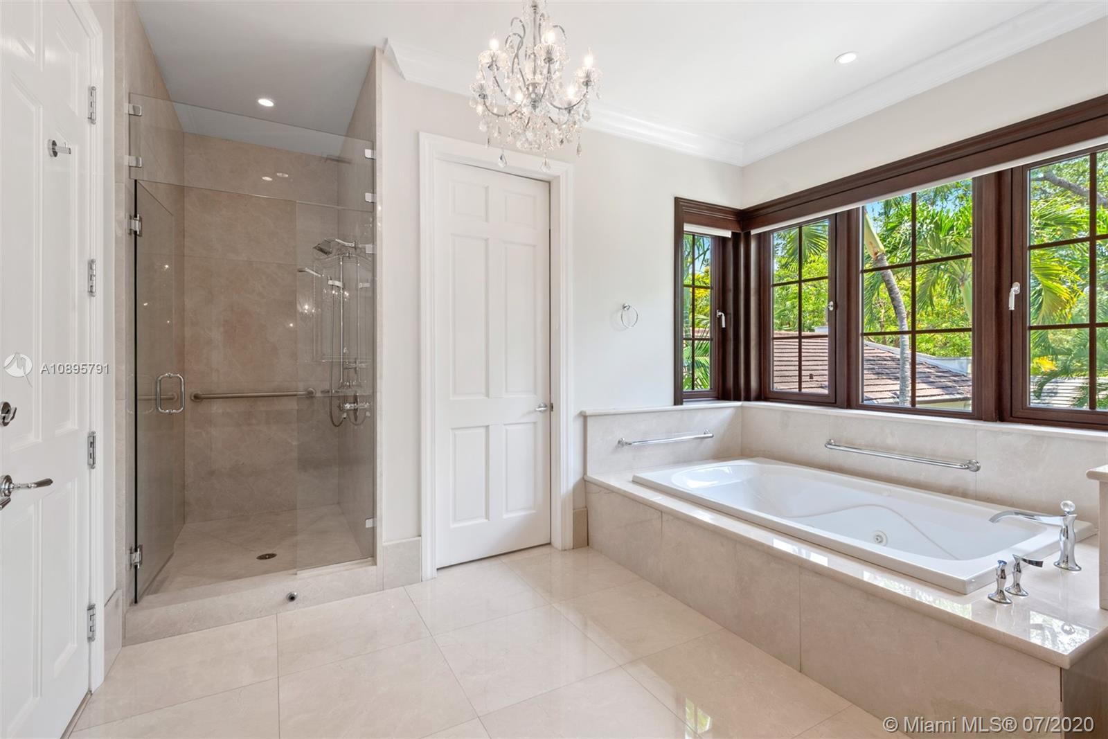 COCOA PLUM ESTS - Residential