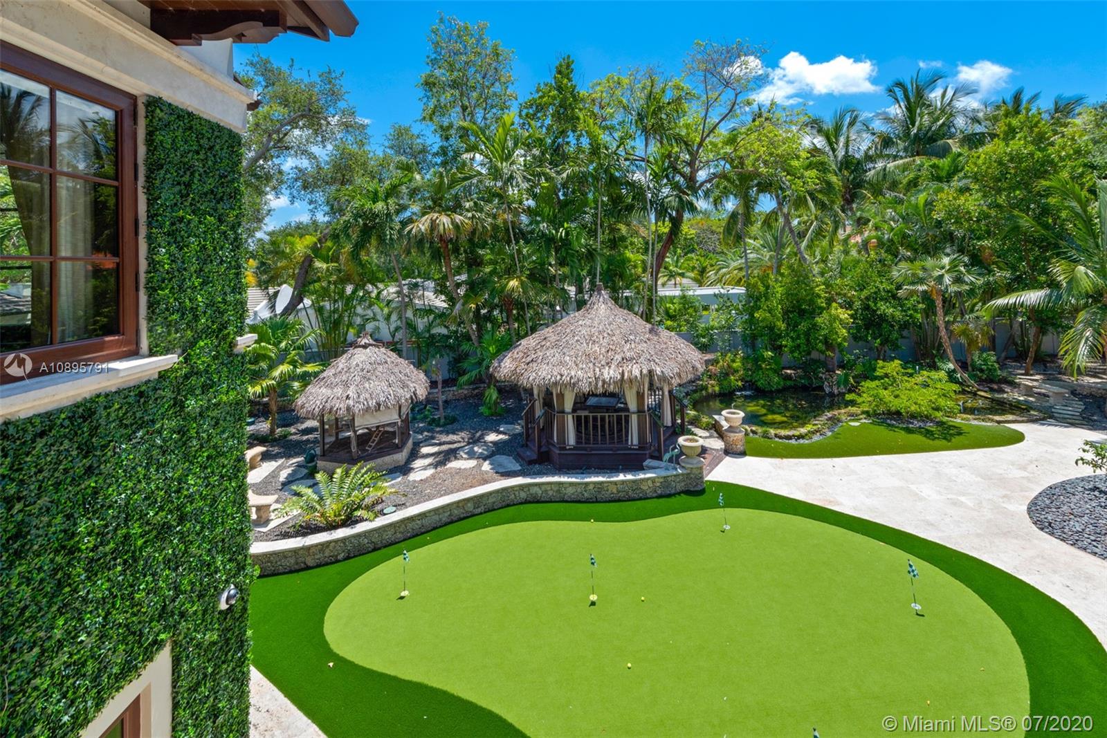 COCOA PLUM ESTS - Residential