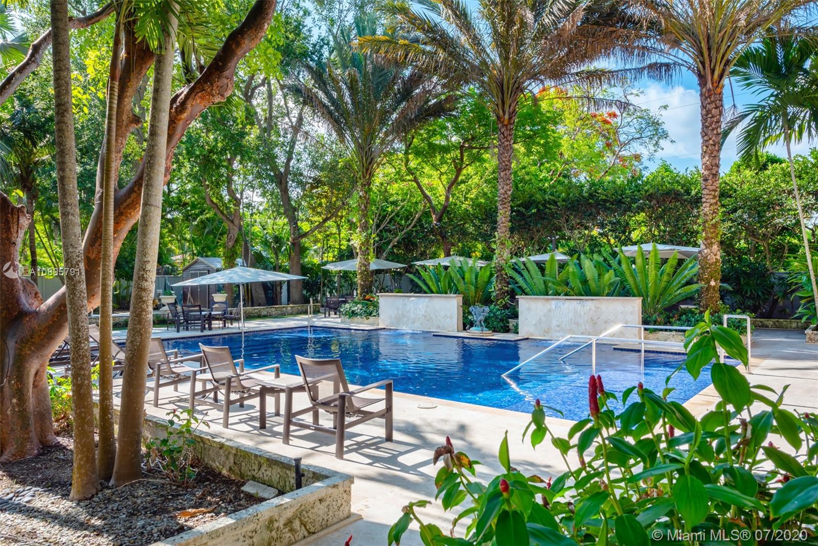 COCOA PLUM ESTS - Residential