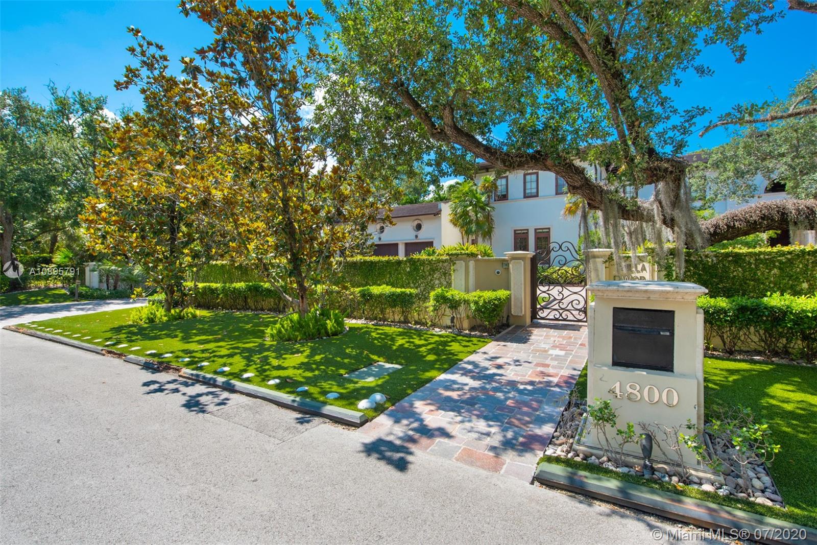 COCOA PLUM ESTS - Residential