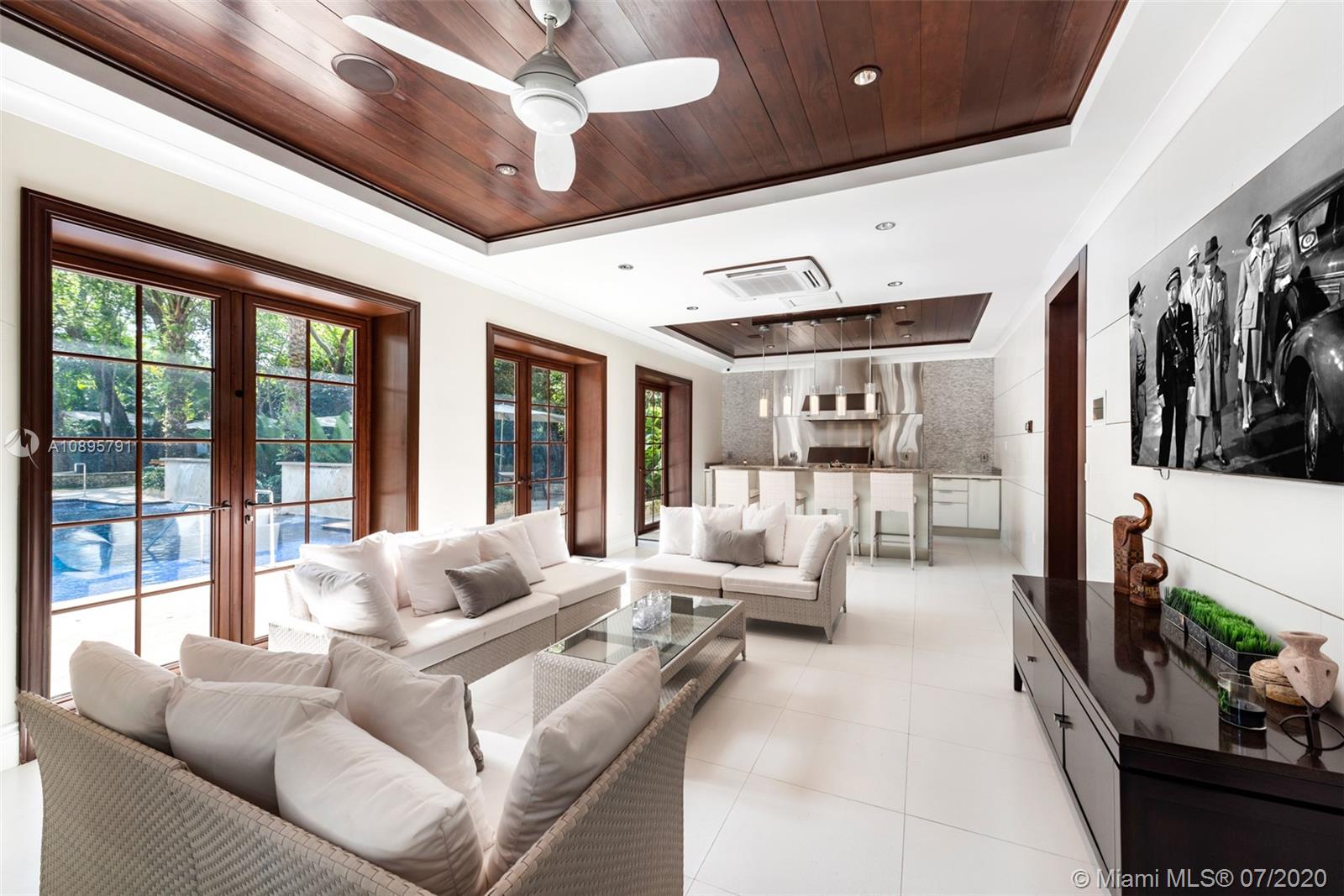 COCOA PLUM ESTS - Residential