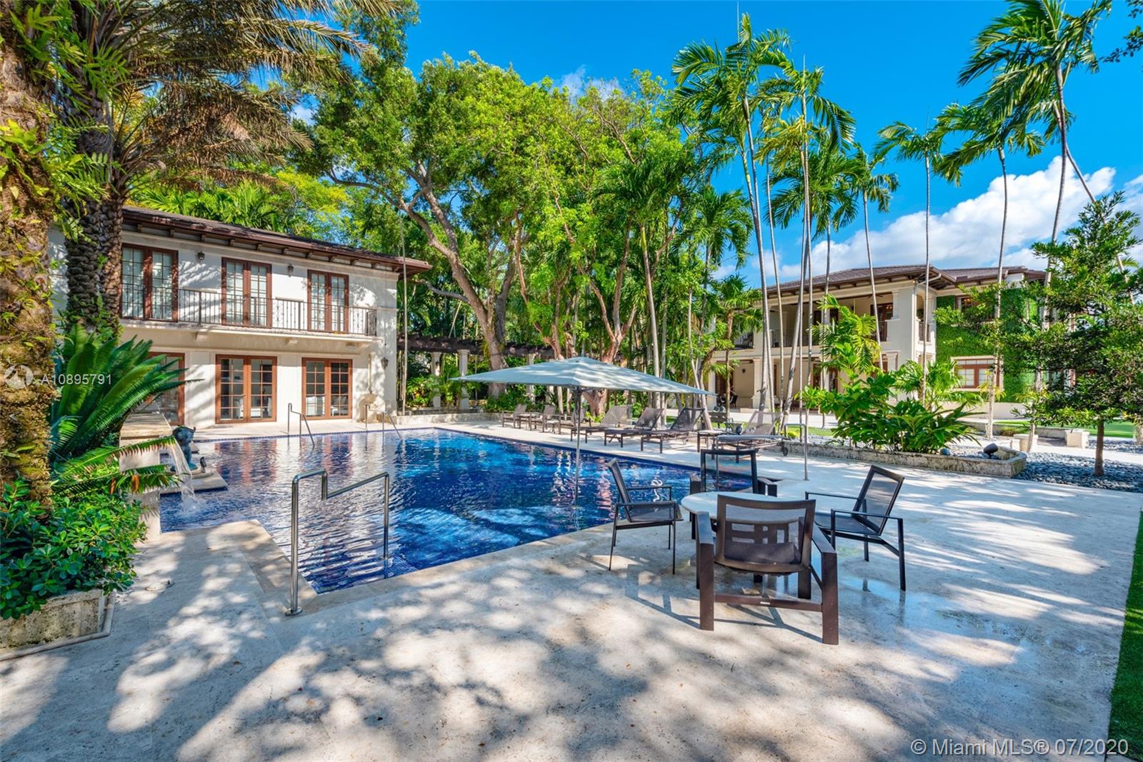 COCOA PLUM ESTS - Residential