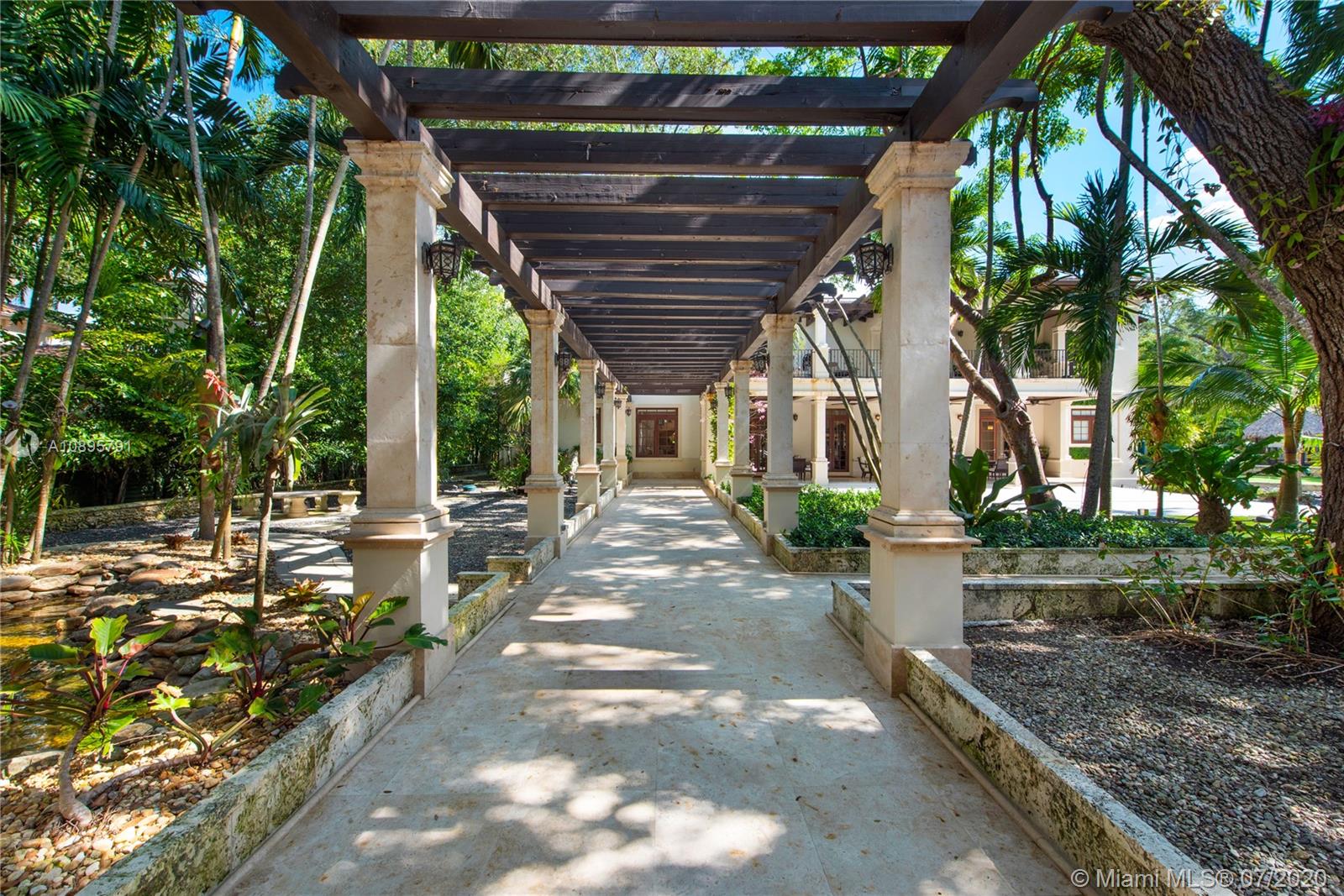 COCOA PLUM ESTS - Residential