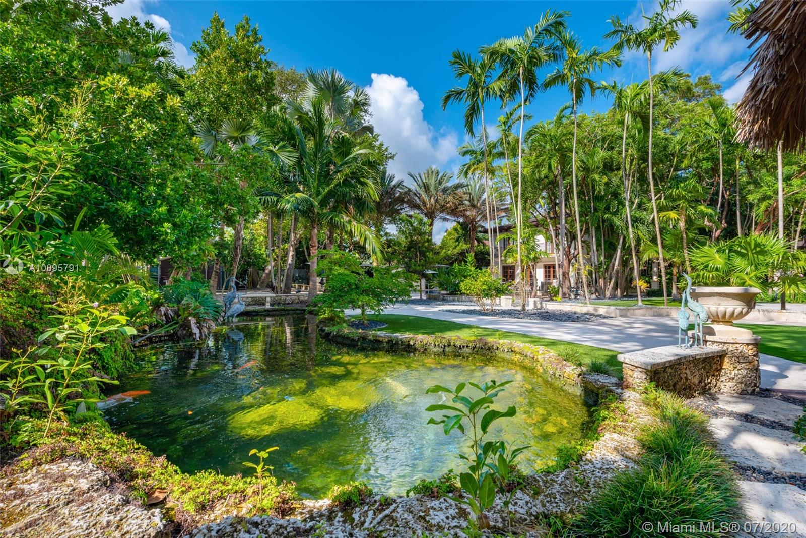 COCOA PLUM ESTS - Residential