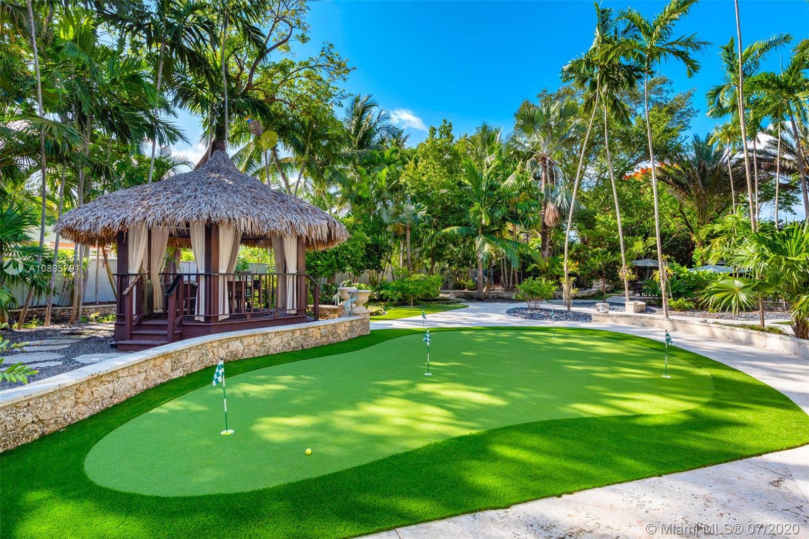 COCOA PLUM ESTS - Residential