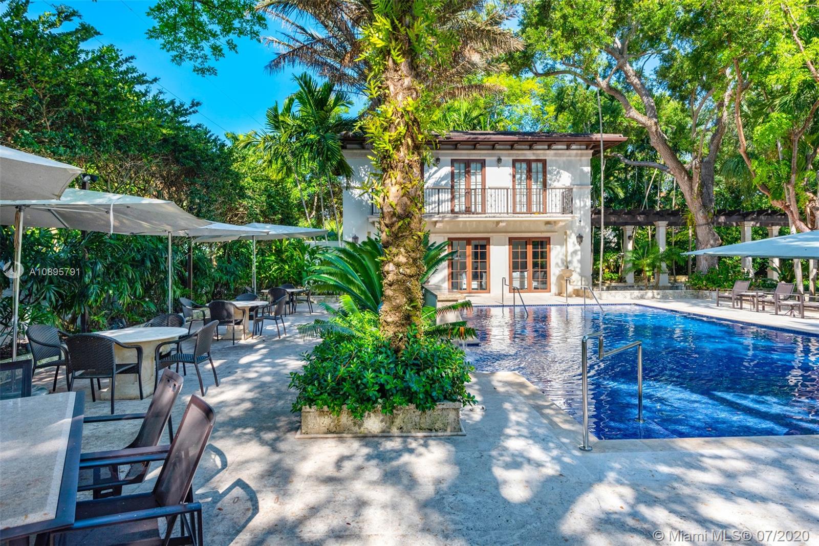 COCOA PLUM ESTS - Residential