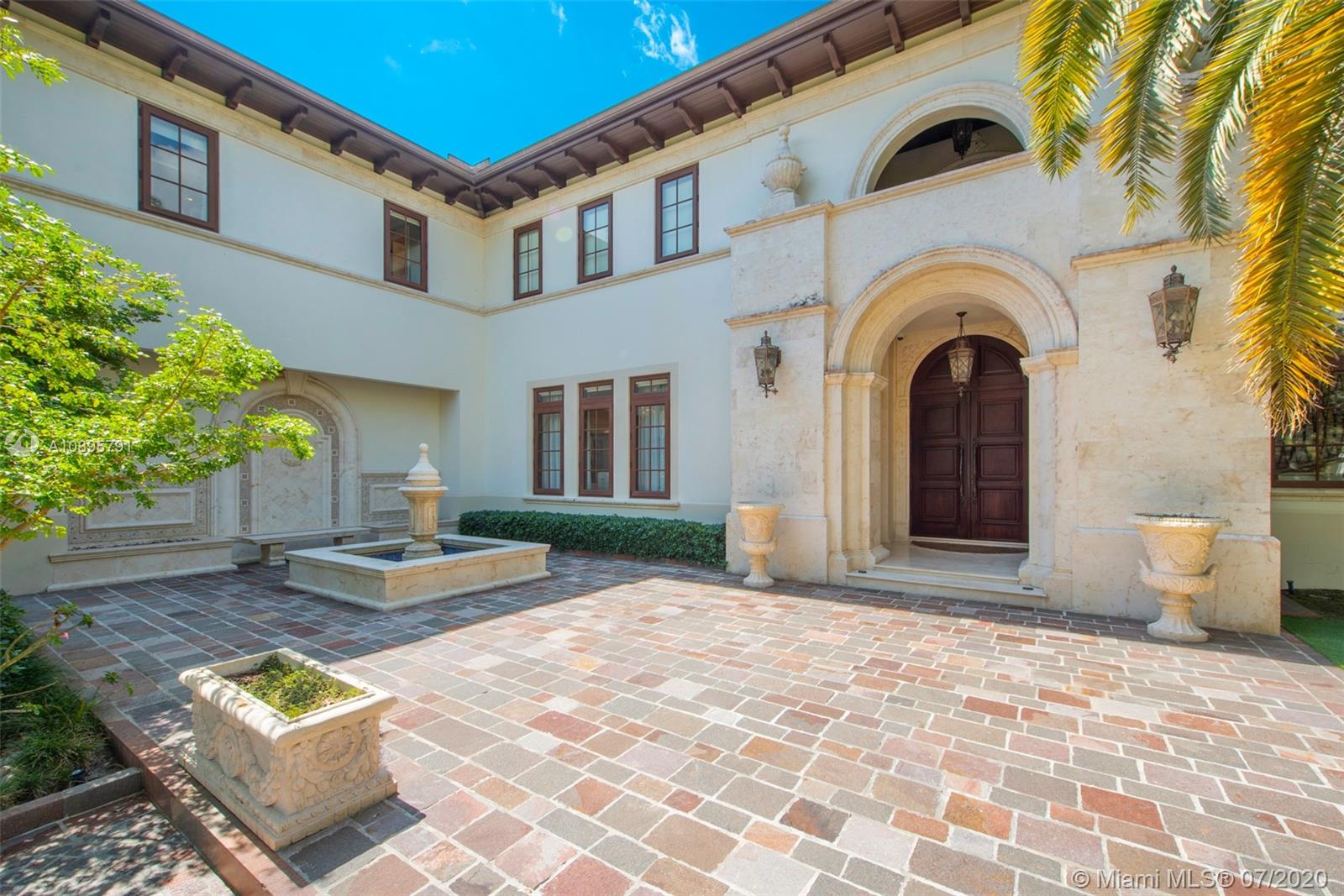 COCOA PLUM ESTS - Residential