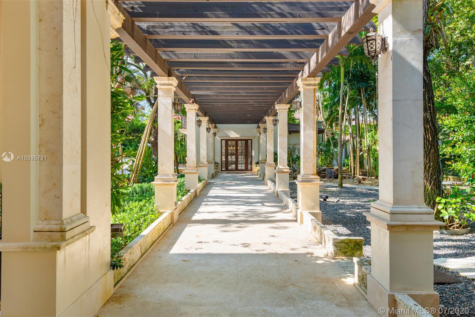 COCOA PLUM ESTS - Residential