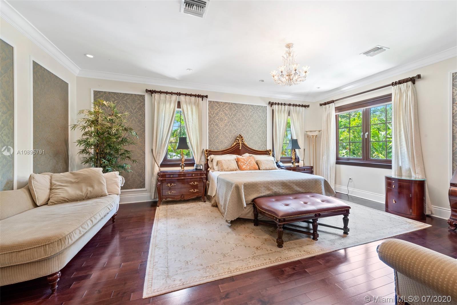 COCOA PLUM ESTS - Residential