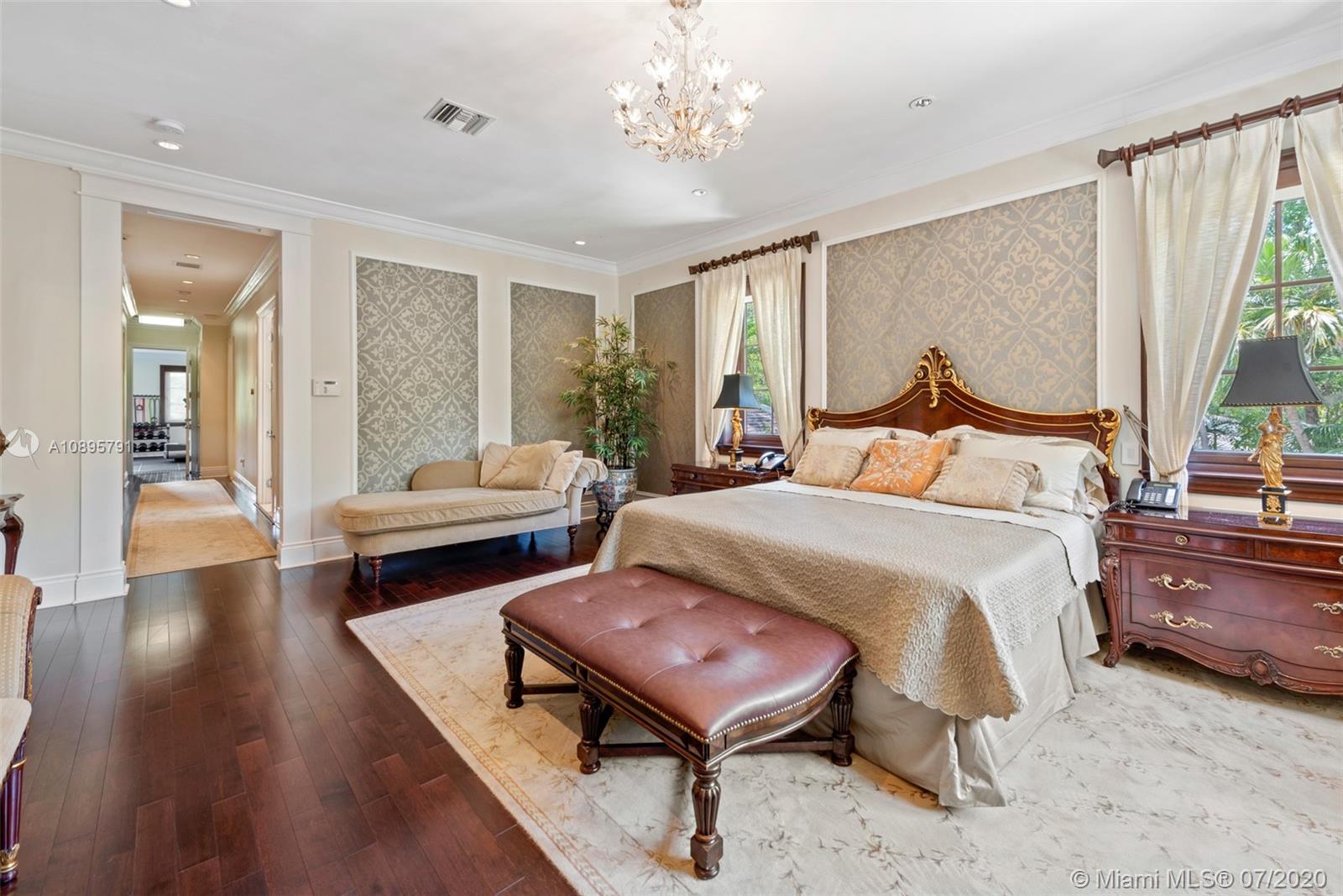 COCOA PLUM ESTS - Residential