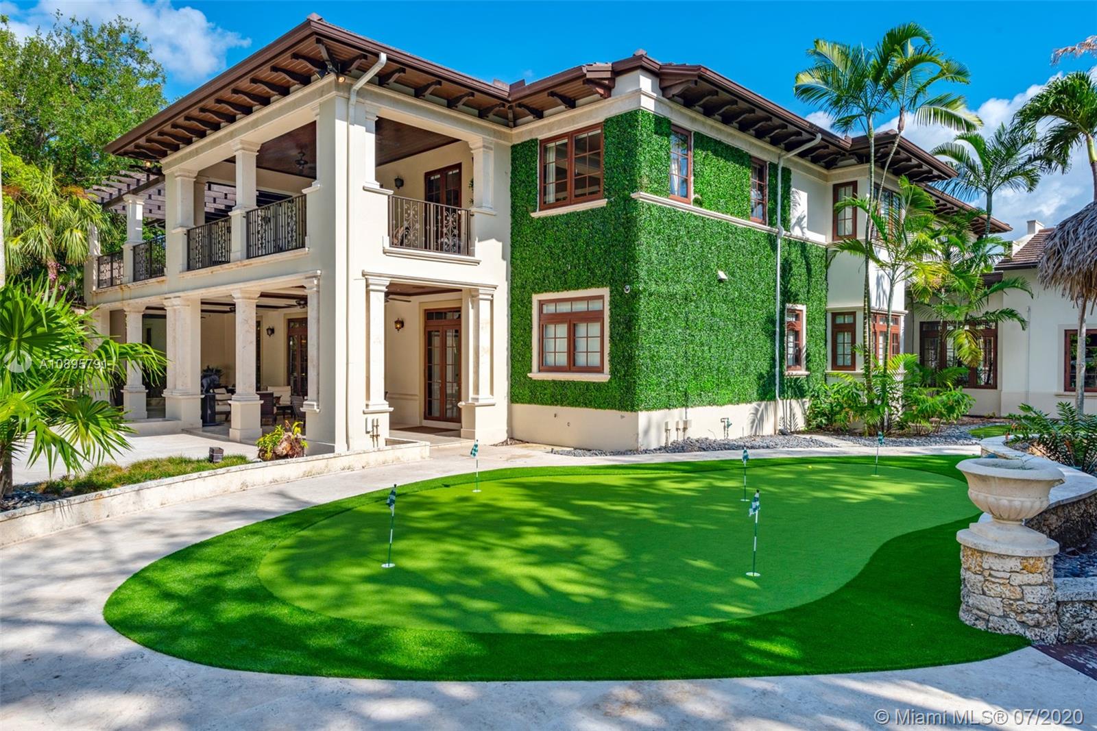 COCOA PLUM ESTS - Residential