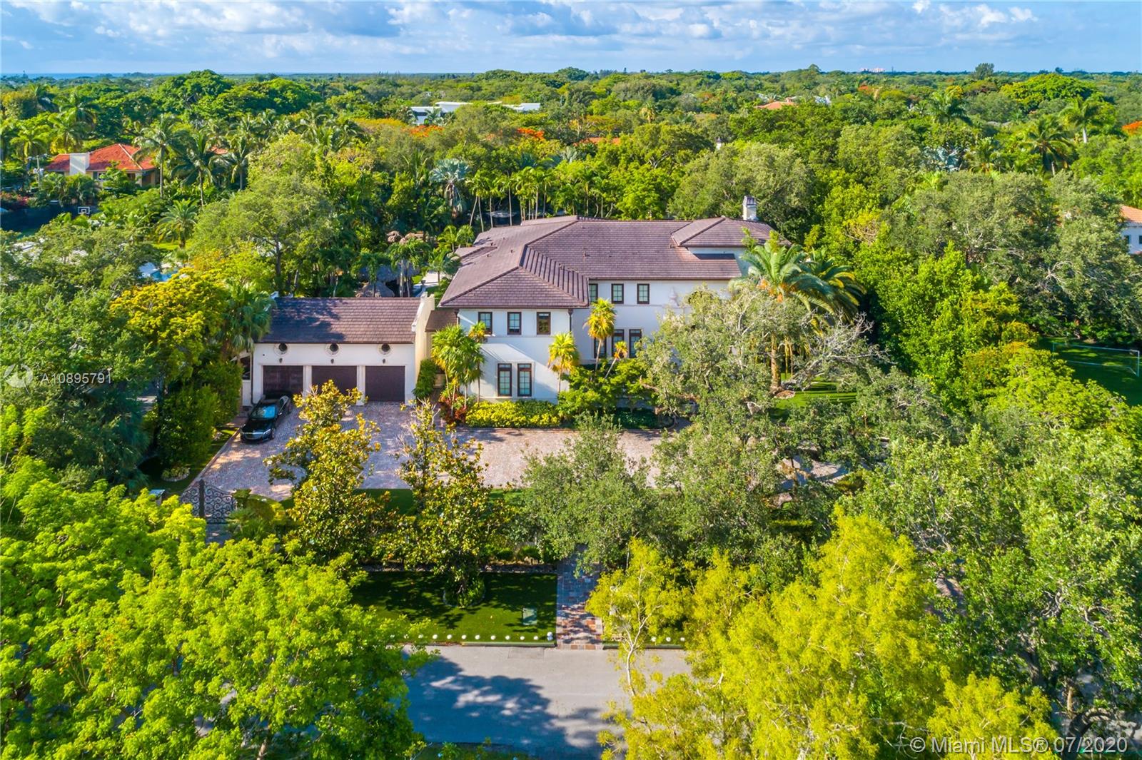 COCOA PLUM ESTS - Residential