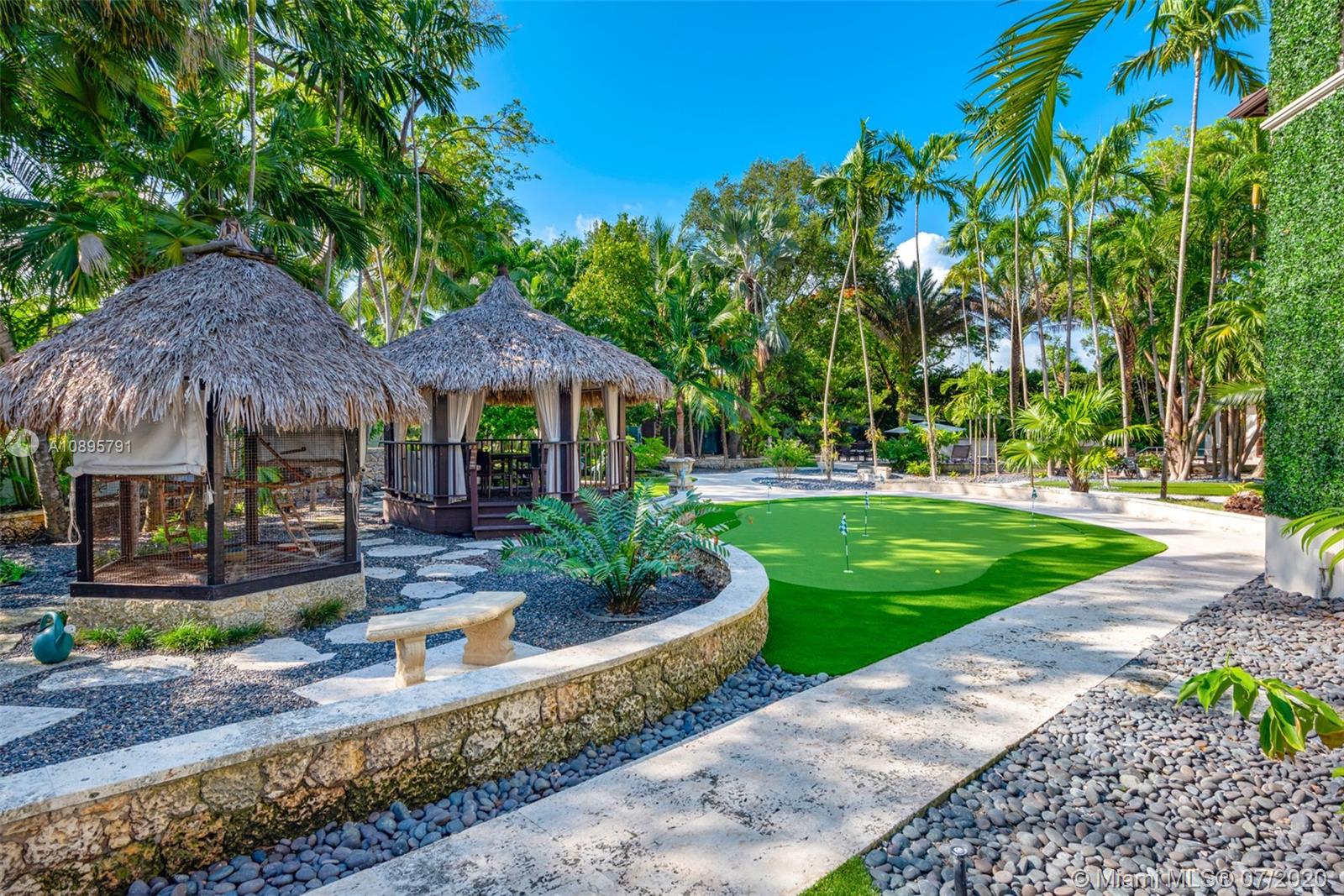 COCOA PLUM ESTS - Residential