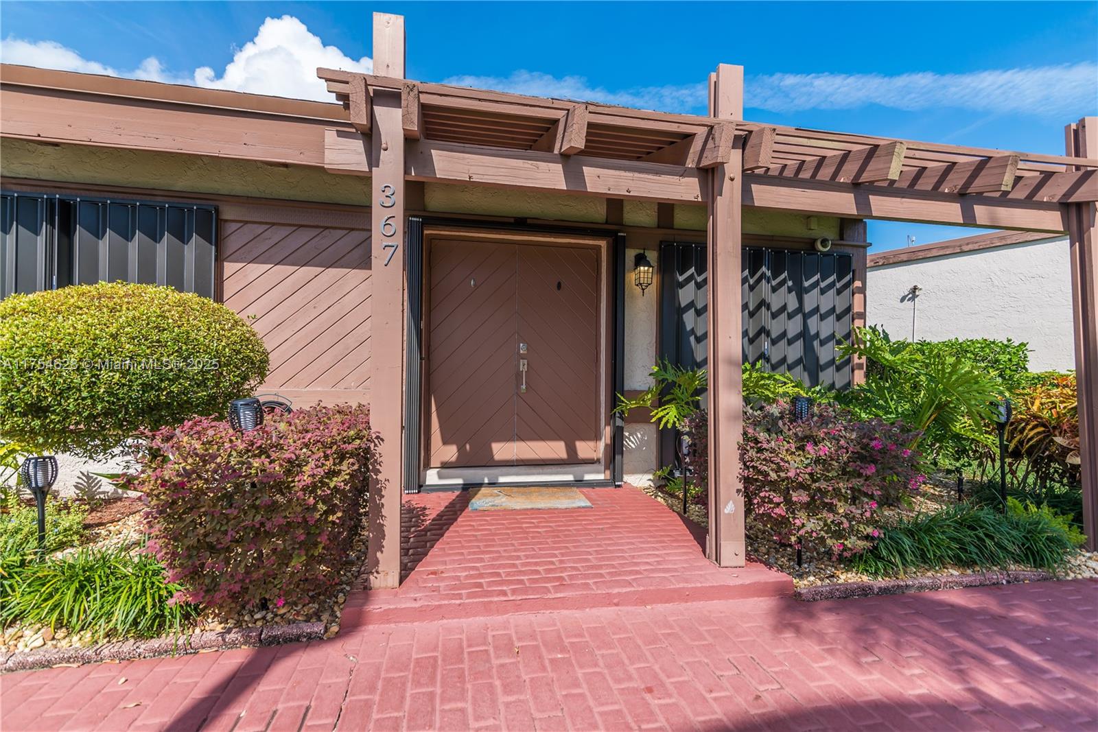 Rental Property at 367 Leslie Dr 1, Hallandale Beach, Broward County, Florida - Bedrooms: 2 
Bathrooms: 2  - $4,900 MO.