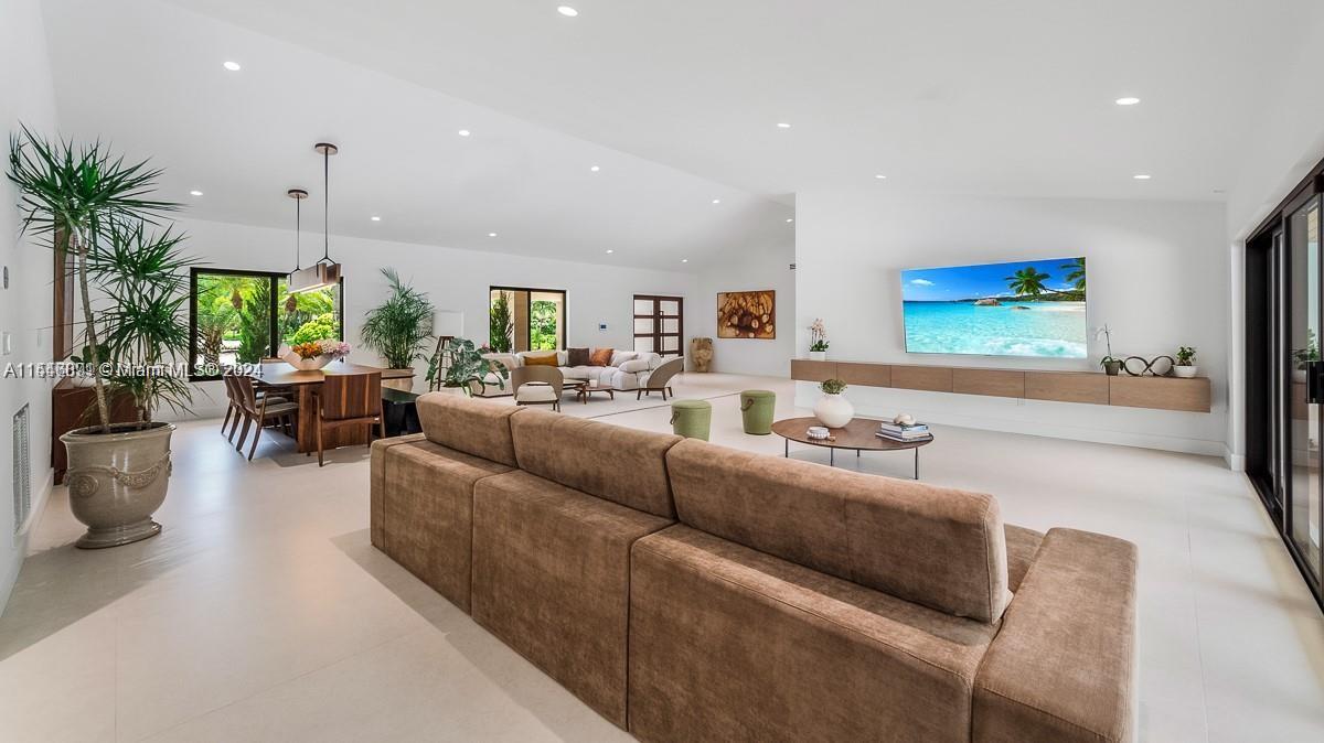 LAUREL OAKS EAST - Residential