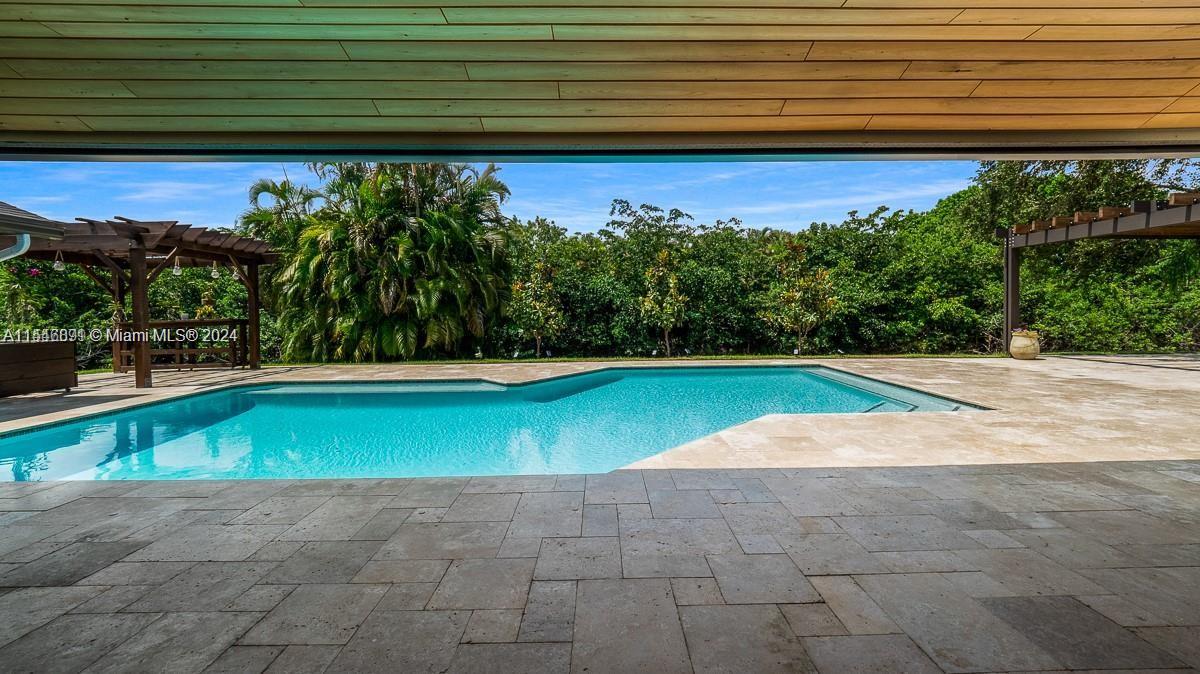 LAUREL OAKS EAST - Residential