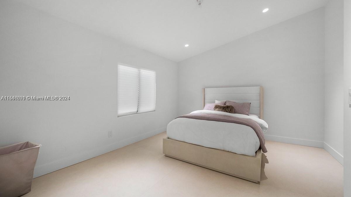 LAUREL OAKS EAST - Residential