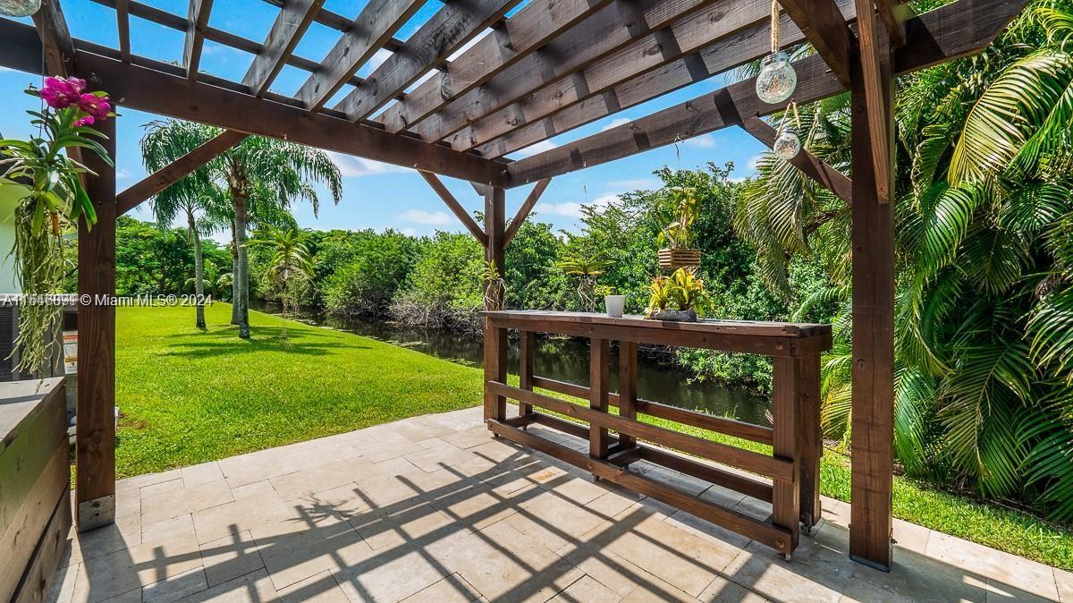 LAUREL OAKS EAST - Residential