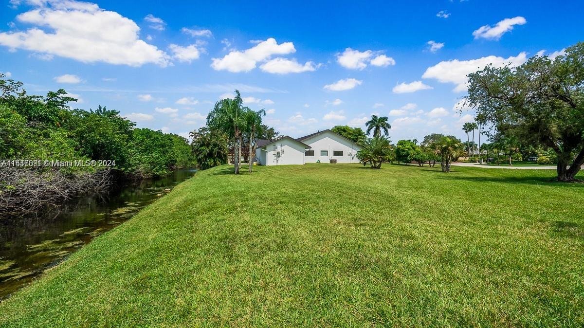 LAUREL OAKS EAST - Residential