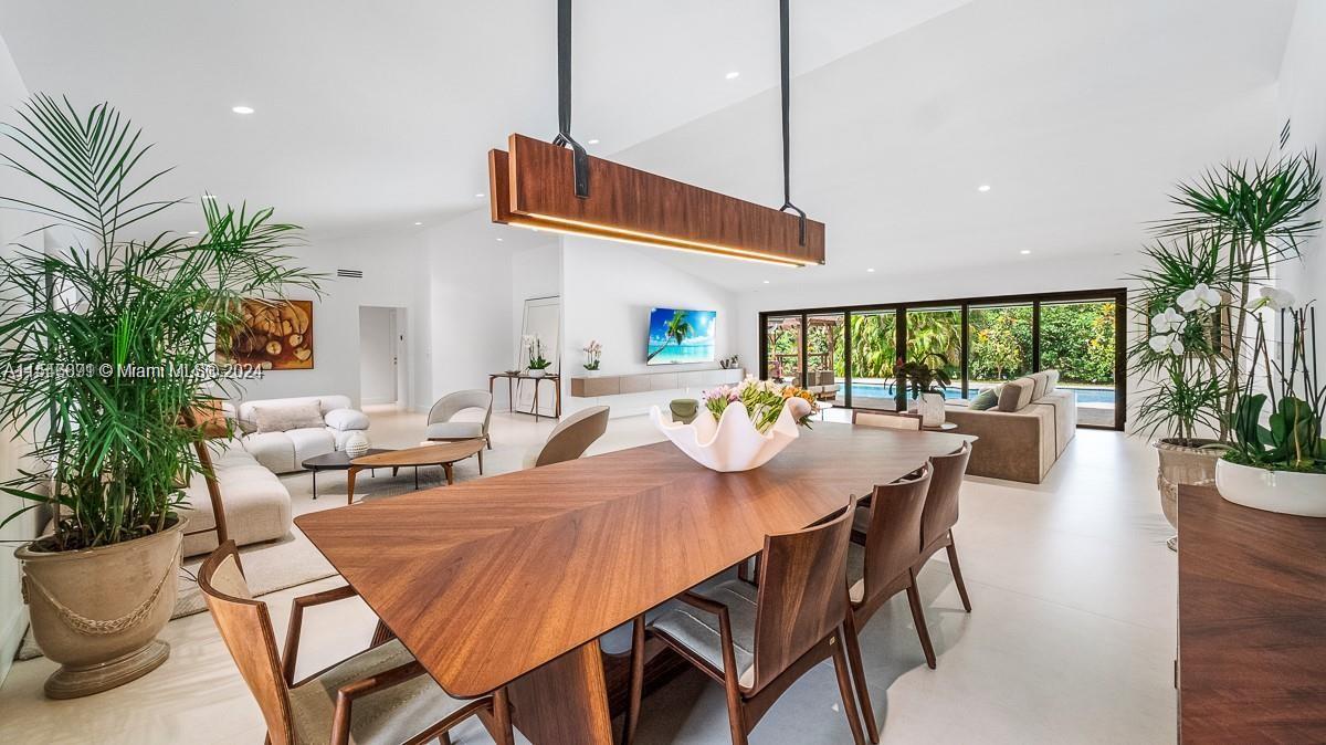 LAUREL OAKS EAST - Residential