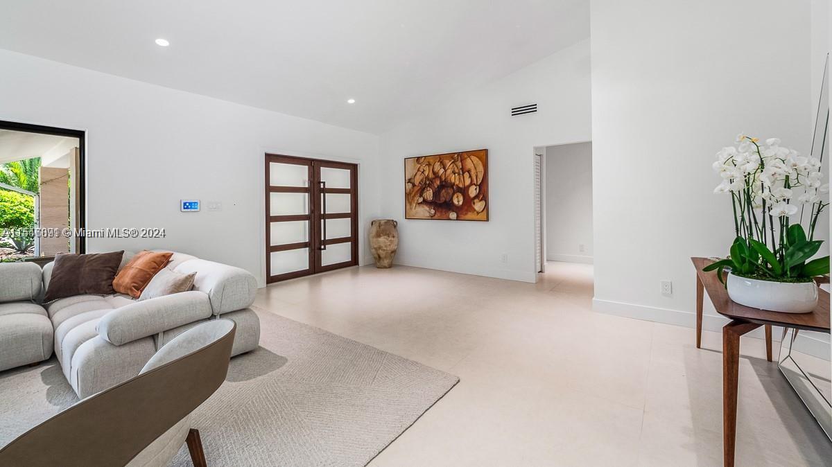 LAUREL OAKS EAST - Residential