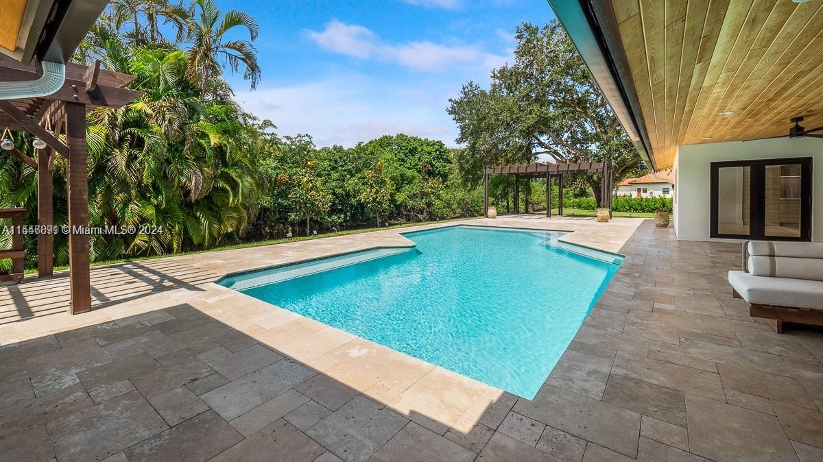 LAUREL OAKS EAST - Residential