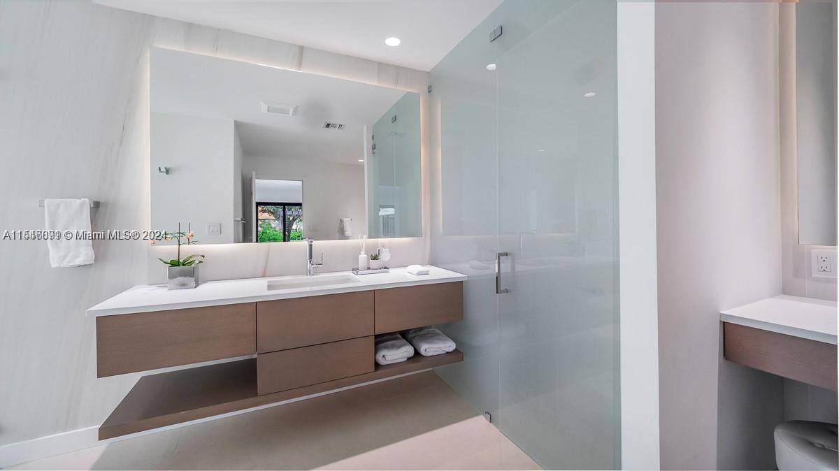 LAUREL OAKS EAST - Residential