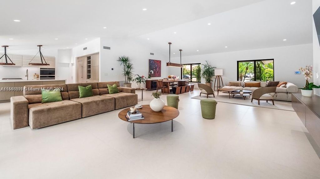 Photo of 11945 Oakleaf Dr, Davie, FL 33330 (MLS # A11546891)