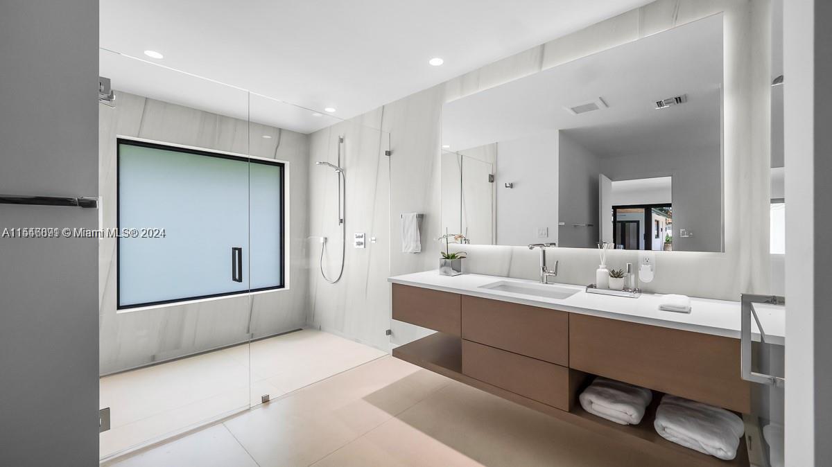 LAUREL OAKS EAST - Residential