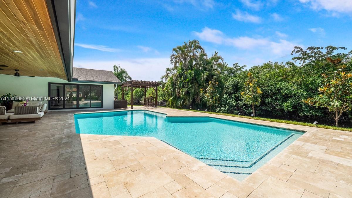 LAUREL OAKS EAST - Residential