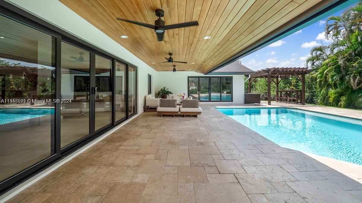 LAUREL OAKS EAST - Residential