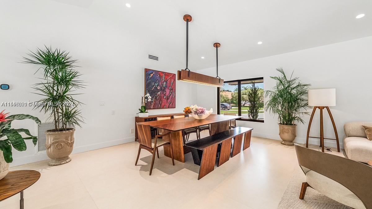 LAUREL OAKS EAST - Residential