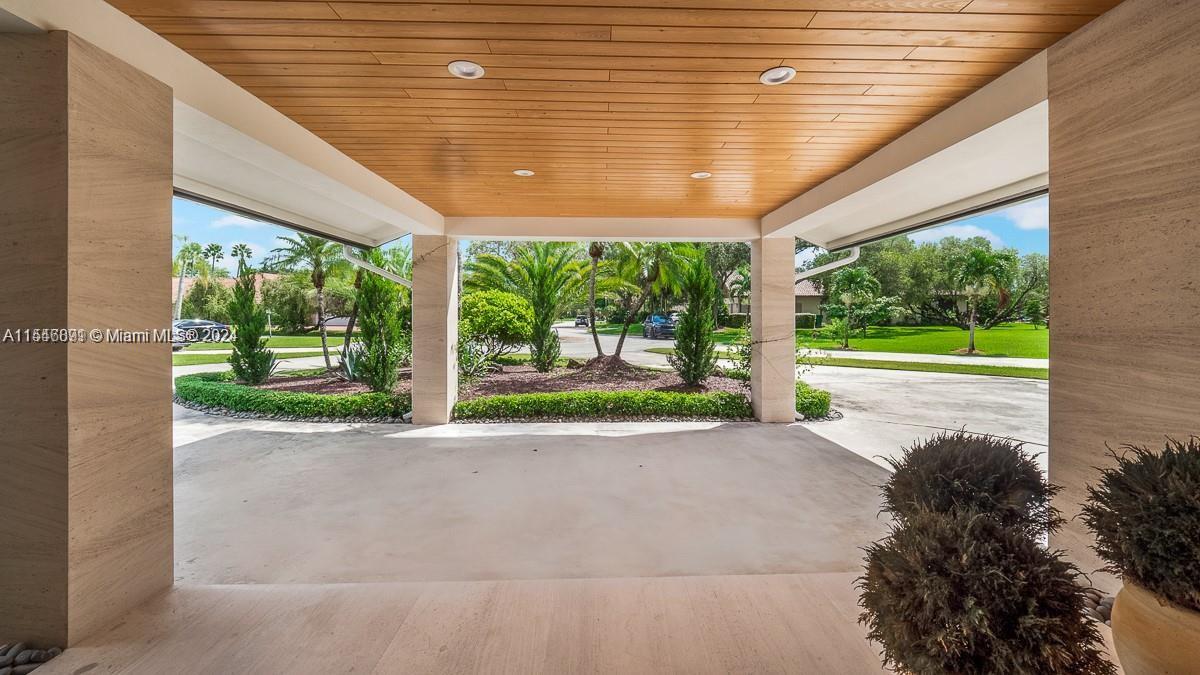 LAUREL OAKS EAST - Residential