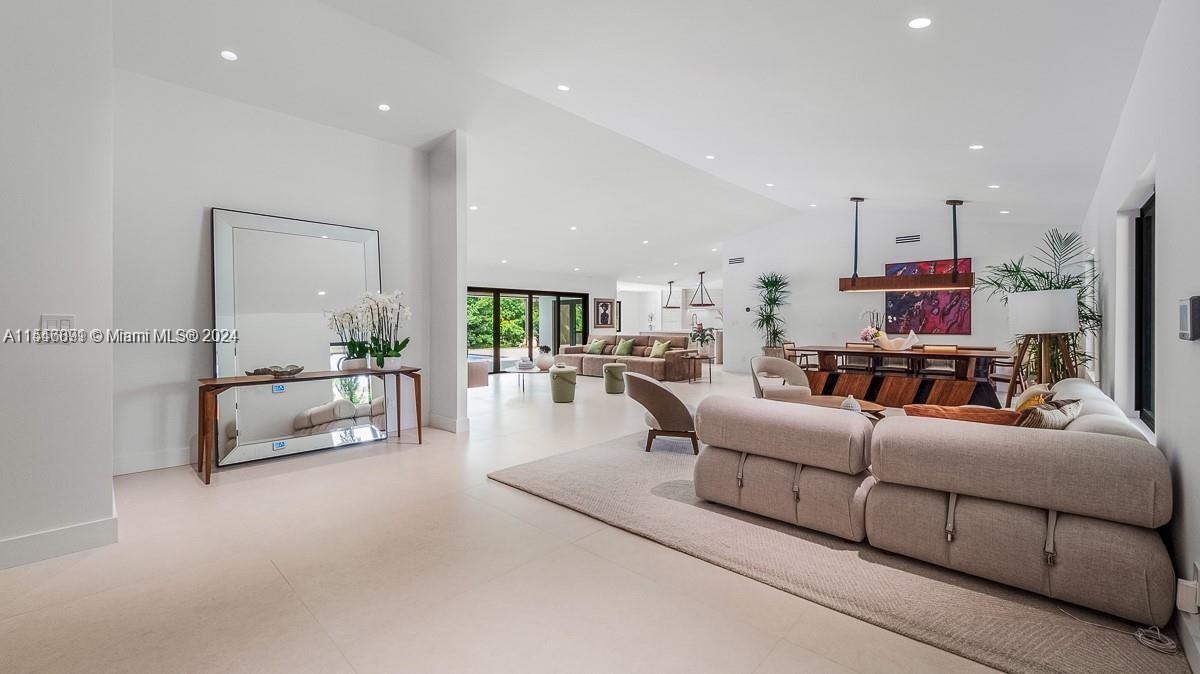 LAUREL OAKS EAST - Residential