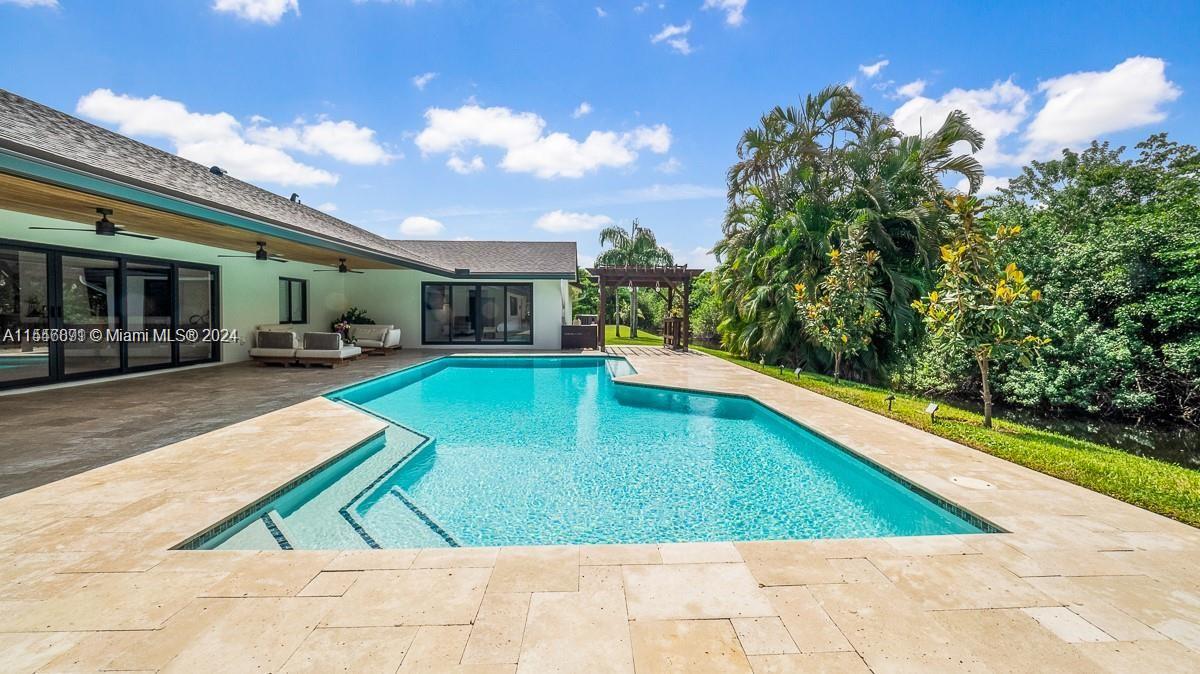 LAUREL OAKS EAST - Residential