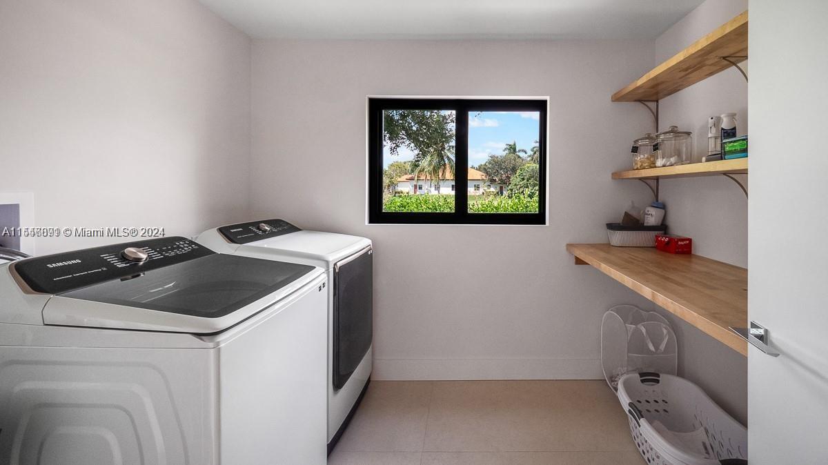 LAUREL OAKS EAST - Residential